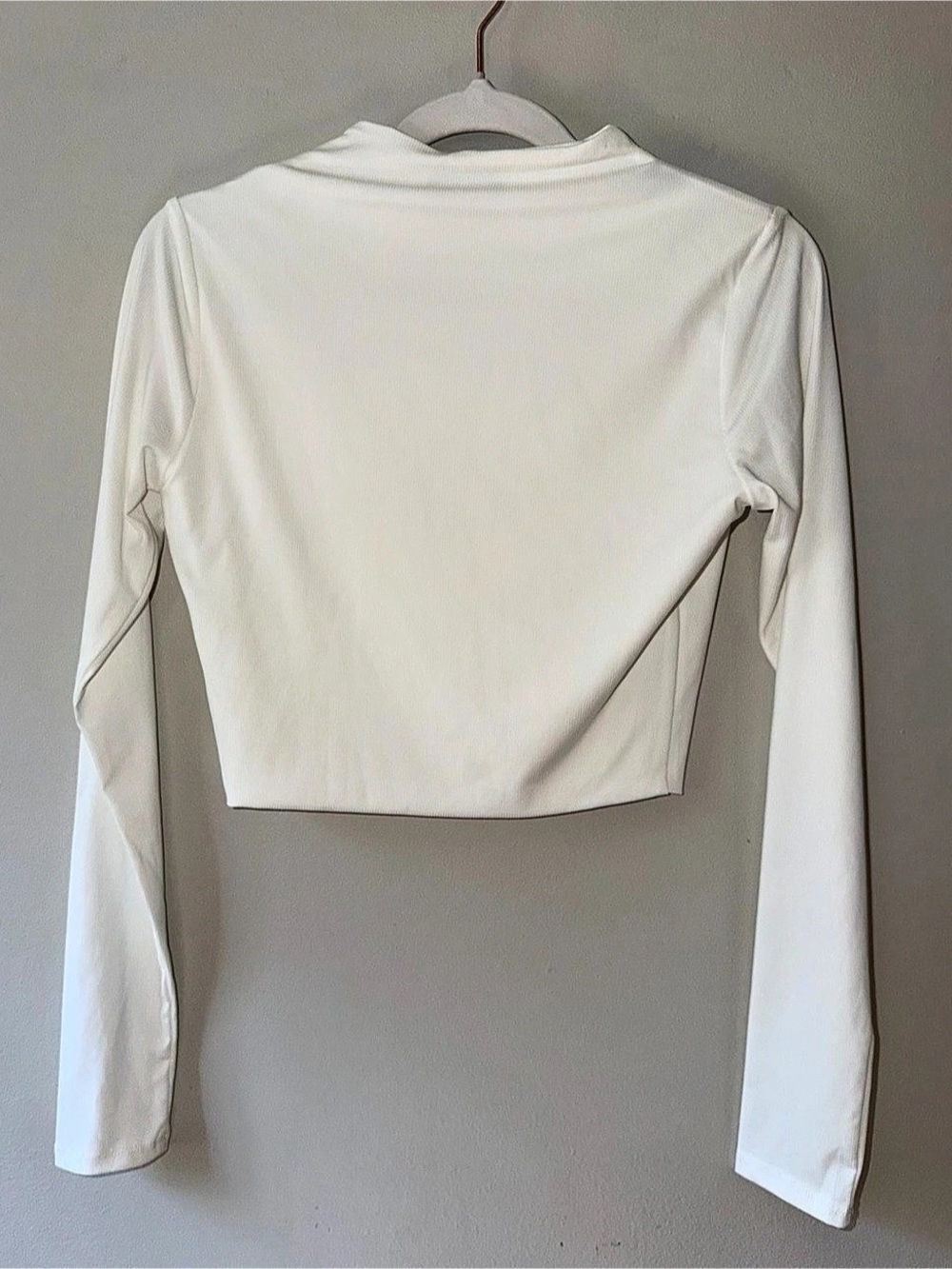 Naked Wardrobe White Ribbed Mock Neck Long Sleeve Crop Top Size Medium NWOT